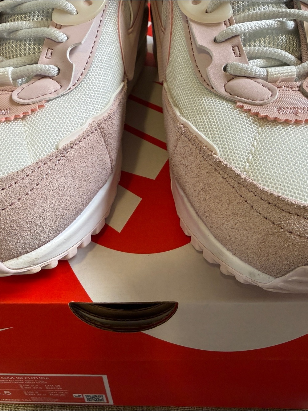 Nike Women's Air Max 90 Futura Sneakers Blush Pink White Size 8 New with Box - Picture 9 of 10